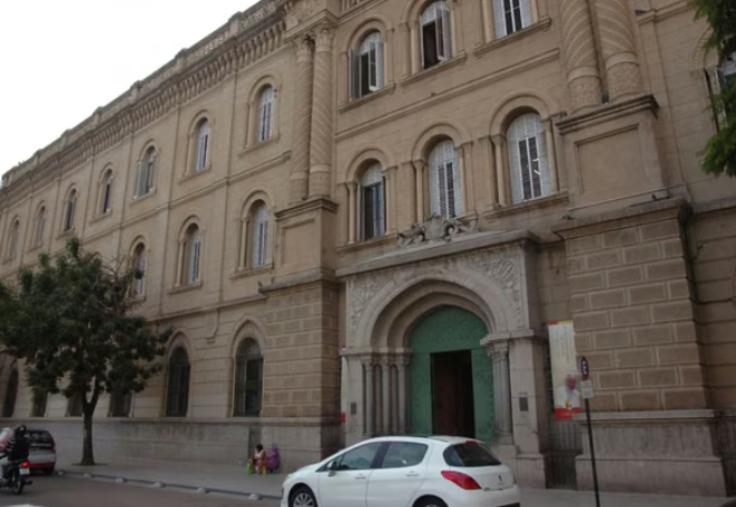 Un colegio santafesino impulsó un pacto de familias para postergar el celular propio y regular las pantallas