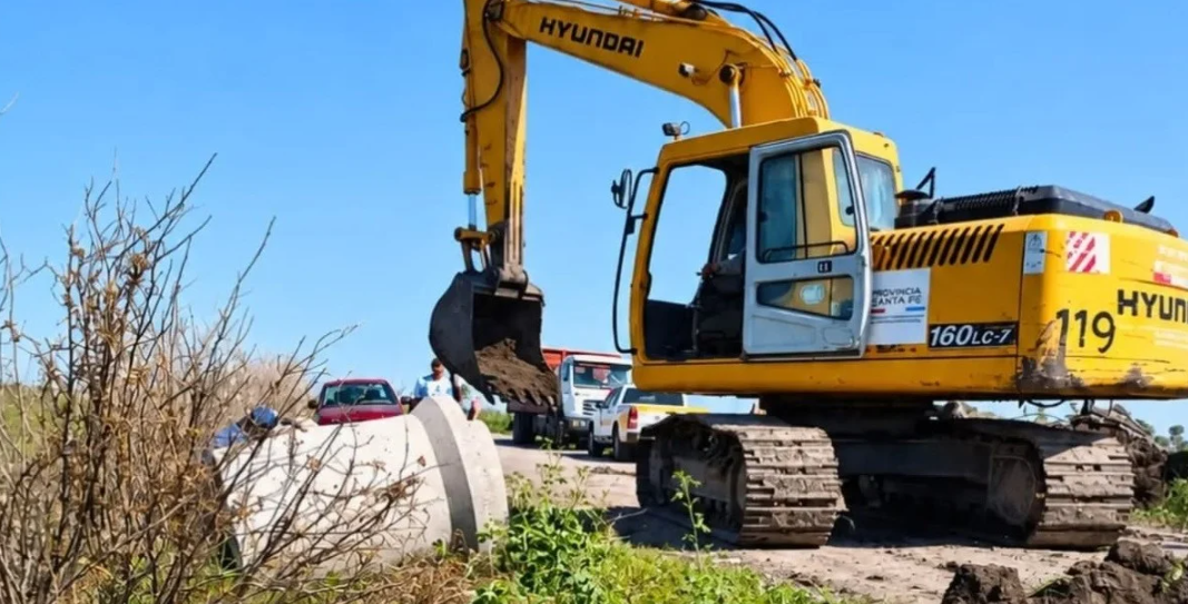 Provincia garantiza un préstamo para que Santa Fe compre maquinaria ante la emergencia hídrica
