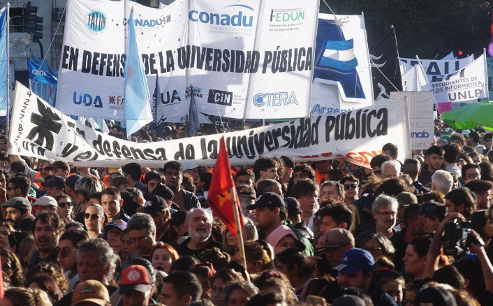 Universidades y tierras, dos luchas en una: «Ninguna conquista empezó con la resignación»