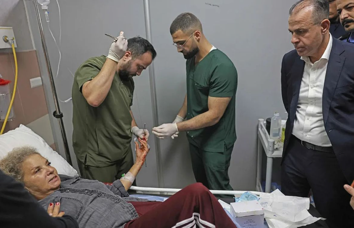 Diez detenidos por los ataques de colonos israelíes contra una periodista y diplomáticos en Cisjordania