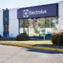 Electrolux cerró su planta en Rosario y acordó indemnizaciones para 200 trabajadores