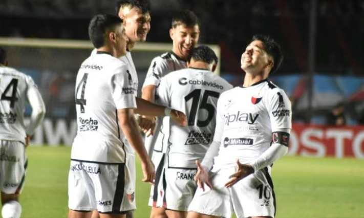 Colón espera por el Reducido: la visita del Papa podría retrasar el inicio de los playoffs