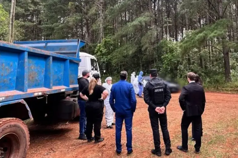 Misiones: hallaron a una pareja muerta en un auto y a su hijo de 2 años dormido en el asiento trasero